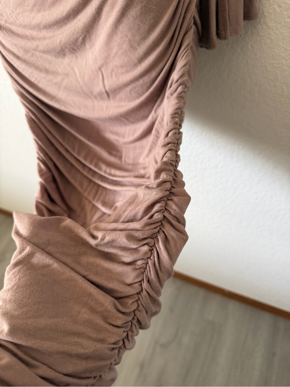 Mauve Ruched Backless Two-Piece Set ✨ - Picture 4 of 6